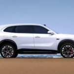 Tras anunciar su llegada a España, Zeekr presenta un SUV híbrido de 1.380 CV capaz de acelerar más rápido que un Ferrari