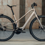 Mucha potencia y tecnología para asaltar las ciudades en esta bicicleta eléctrica que cuesta 2.999 euros