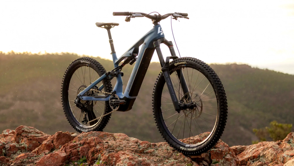 Esta marca francesa acaba de lanzar, por 10.000 euros, la bicicleta eléctrica que fue campeona del mundo en 2025