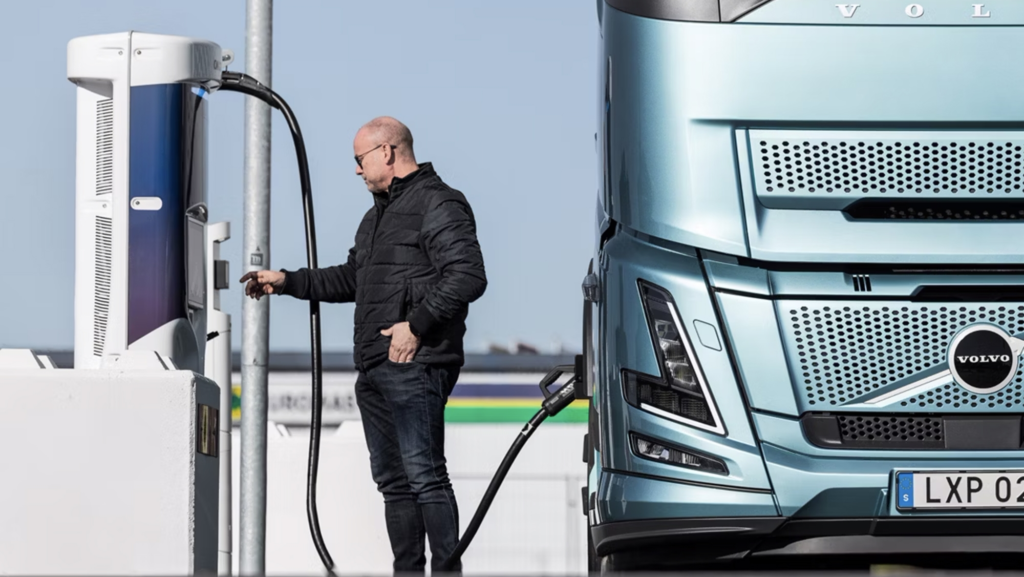 A 1.000 kW de potencia, los camiones eléctricos que cargan hasta el 80% en 30 minutos abren un futuro clave en Europa