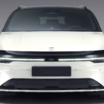 655 km y desde 25.640 €: el nuevo eléctrico de los dueños de Volvo llega a España