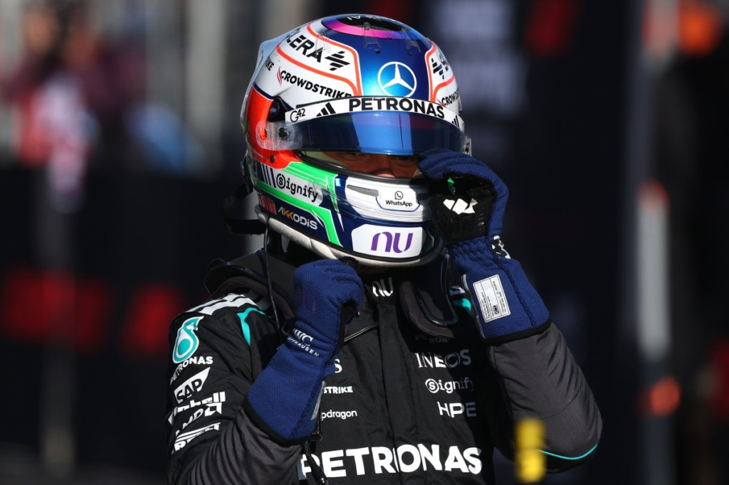 Antonelli se impone en China; primer podio de Hamilton de rojo, Sainz puntúa y Alonso, KO #F1 #FVDigital