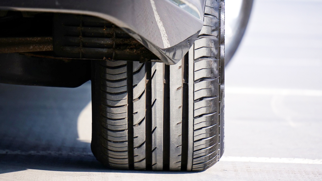 Ya deberías saberlo, pero una presión de neumáticos incorrecta afecta directamente a tu bolsillo