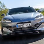 Con 1,5 L/100 km, conserva la estética pero mejora sus tripas: 210 km de autonomía eléctrica para este BYD híbrido enchufable