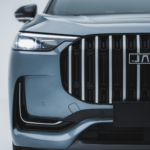 Por 54.900 € este nuevo SUV híbrido de JAECOO ofrece 134 km de autonomía eléctrica y un consumo medio de 2,1 litros