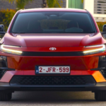 Hasta 3.375 € más barato: Toyota rebaja el precio de su eléctrico estrella en España y pone en jaque a BYD y KIA