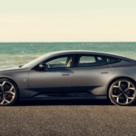 Polestar se mantiene firme en su apuesta por el coche eléctrico porque sus clientes "son jóvenes"