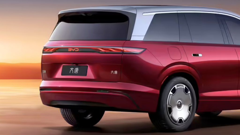 BYD adelanta el lanzamiento de su propio Range Rover capaz de cargar su batería en menos de 10 minutos