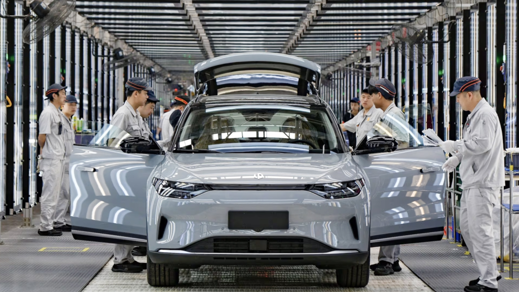 Ni importarlos ni fabricarlos: las marcas de este país cierran 'a cal y canto' la llegada de los coches eléctricos chinos