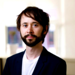 Para Matthias Schmidt, analista alemán, aún faltan 5 años "para que los coches eléctricos superen de verdad a los de combustión en Europa"