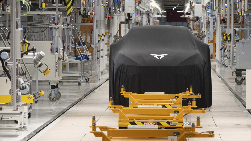 La española CUPRA ya produce las baterías que necesitan su primer eléctrico fabricado en Martorell y el ID.Polo, ya sin aranceles