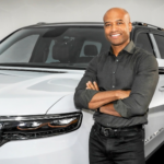 Ralph Gilles, jefe de Diseño de Stellantis, dice que vivimos en la era del '¿y por qué no?' sobre los coches eléctricos