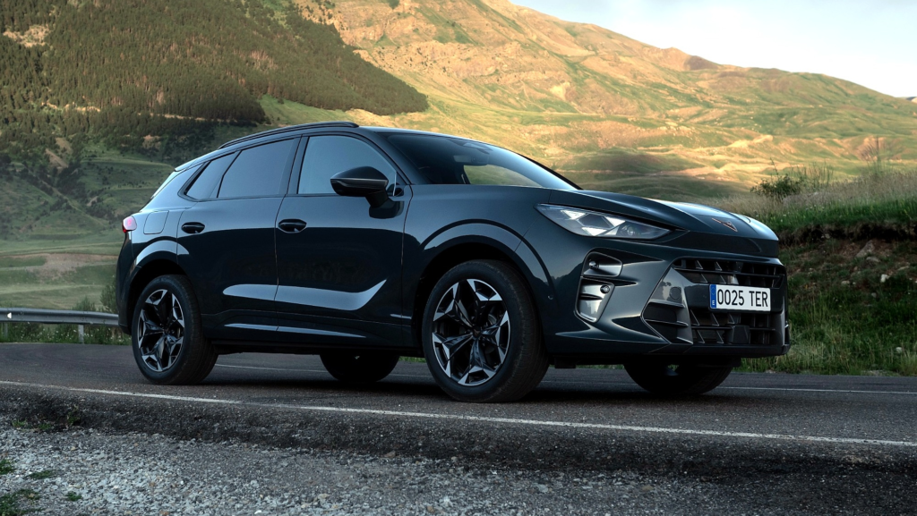 Hasta 272 CV y 900 km de autonomía combinada en un híbrido enchufable: así es el SUV deportivo y familiar de CUPRA