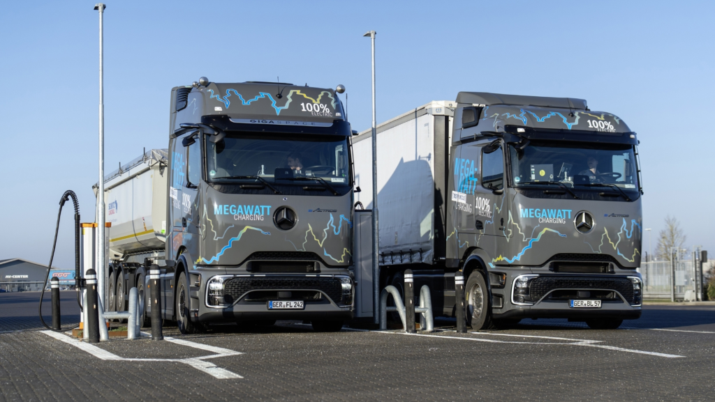 Tras 2.400 km a temperaturas de hasta -20ºC, Mercedes demuestra que los camiones eléctricos ya pueden 'matar' a los diésel