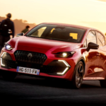 Renault lo tiene claro: quiere desbancar a Toyota para ser "el líder europeo en coches híbridos pequeños y medianos"