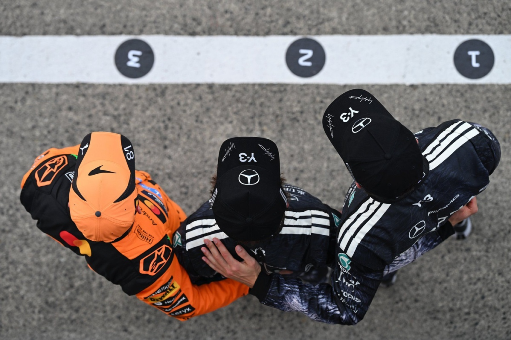 Piastri celebra el avance de McLaren, pero aún se ve lejos de Mercedes #F1 #FVDigital