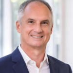 Fabrice Cambolive, CEO de Renault, habla claro: "No habrá vuelta atrás, la electromovilidad es el futuro"