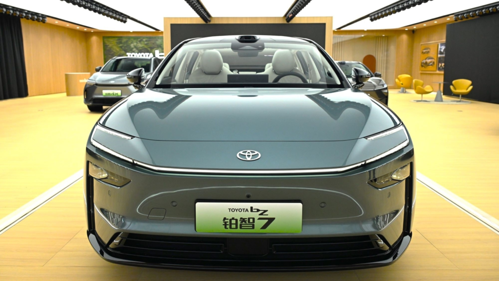 710 km de autonomía por 22.450 €: el nuevo Toyota eléctrico con tecnología de Huawei y Xiaomi