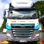 Toyota planta cara a Tesla con Volvo y Mercedes, pero no en coches eléctricos