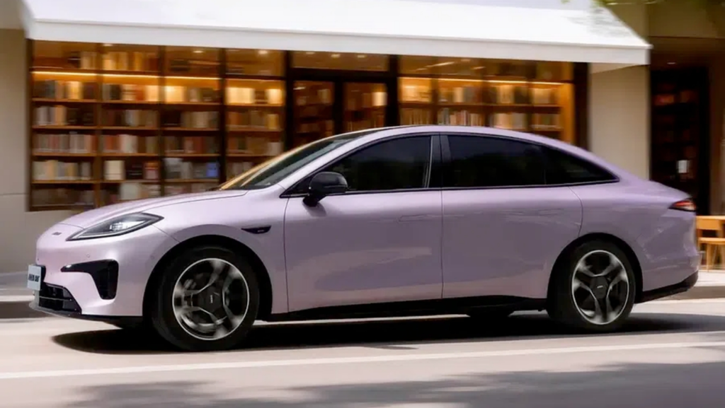 Del 0% al 100% de la batería en 99 segundos: este coche eléctrico cambiará el mundo de la carga rápida para siempre