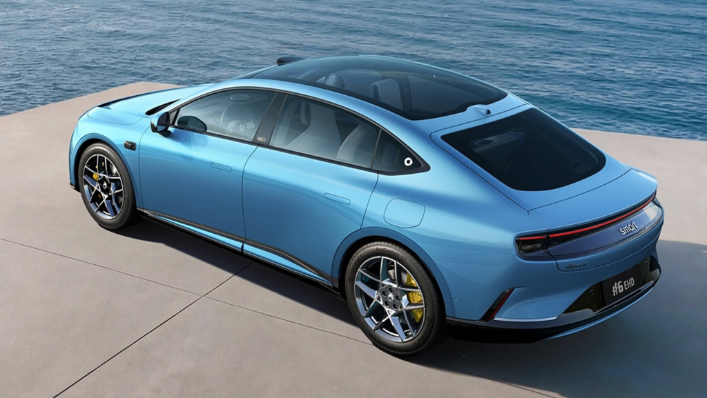 1.810 km de autonomía y casi 5 metros de largo: smart le dará a los chinos el tipo de coche que no están pidiendo