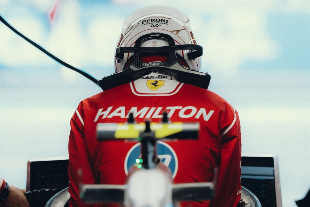 Hamilton explica por qué se siente más cómodo con Ferrari en la F1 2026 #F1 #FVDigital