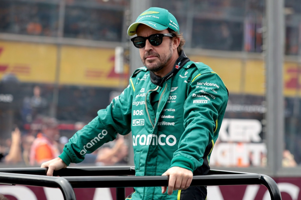 ¡Propusieron que Alonso pilotara el papamóvil en la visita del papa a España! #F1 #FVDigital