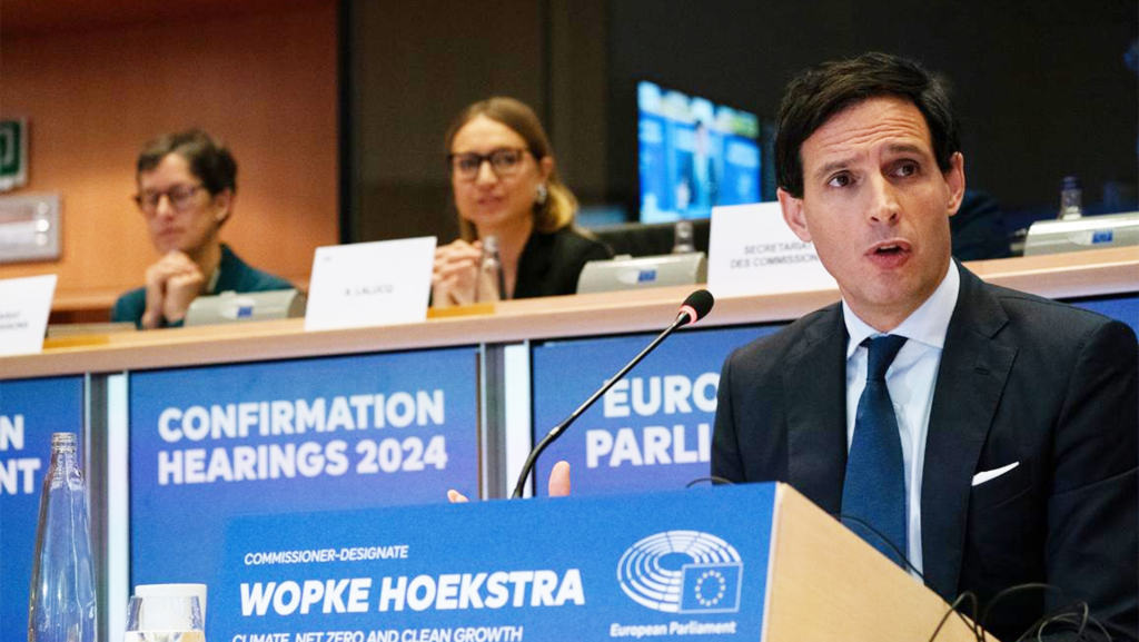 La Comisión lanza una advertencia a España: lo que se ha hecho con los combustibles vulnera la normativa europea