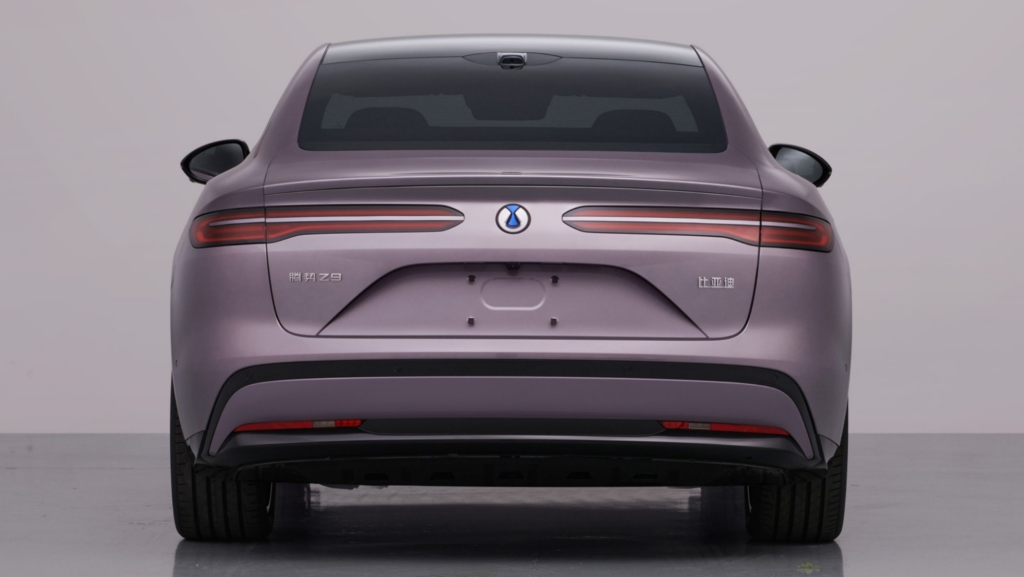 Apenas 48 horas después de presentarse en Europa, BYD anuncia una nueva carrocería para el mejor de sus coches eléctricos