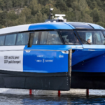 Para sustituir a los diésel, compra 20 barcos eléctricos que 'vuelan' sobre el agua para recorrer 74 km diarios con 30 pasajeros