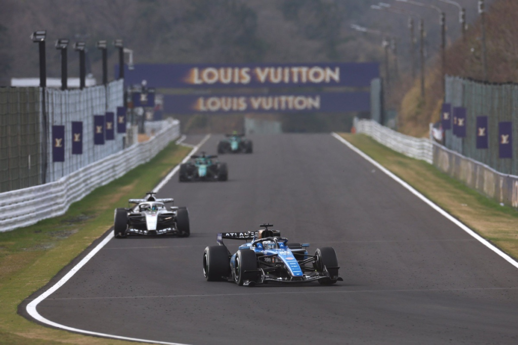 Por qué Albon encadenó cinco paradas en cinco vueltas en Suzuka #F1 #FVDigital