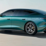 Geely fulmina a BYD: los primos chinos de Volvo presentan un coche eléctrico de 912 CV que se carga al 97% en menos de 9 minutos