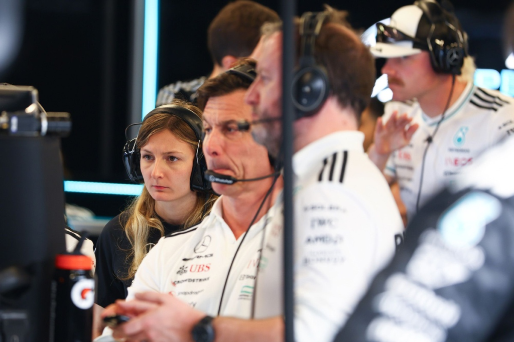 La campeona de la F1 Academy detalla su trabajo de desarrollo en Mercedes #F1 #FVDigital