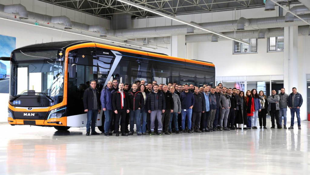 MAN reconvierte toda una planta de producción de autobuses para fabricar sus 'leones eléctricos', probados durante 250.000.000 de km