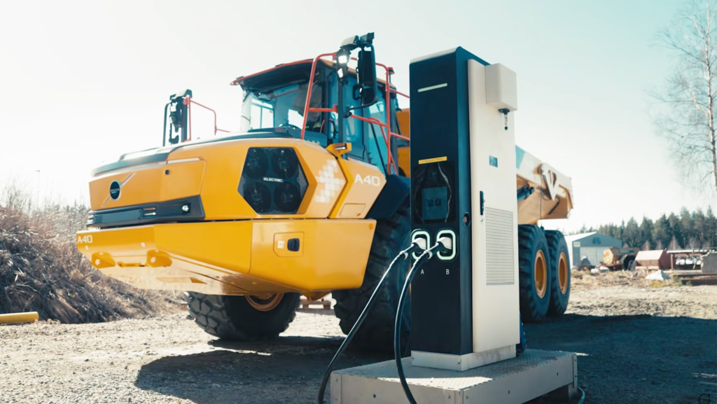 Estos pesados camiones históricamente diésel de Volvo ya tienen alternativa eléctrica con 39 toneladas de carga y una batería enorme