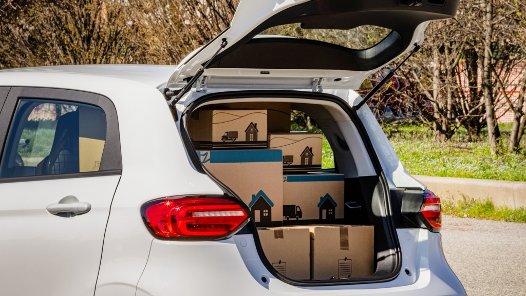 Desde 14.590 € con 256 km de autonomía: la furgoneta eléctrica más pequeña y barata que ya puedes comprar en España