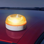 Hartos de que la baliza V16 de la DGT sea un arma de polarización para políticos, los fabricantes españoles se unen para pedir un poco de sensatez