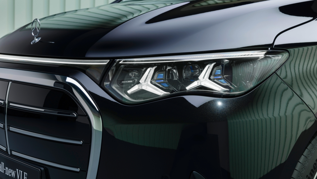 Mercedes le pone precio a su último coche eléctrico con 7 asientos y 713 km de autonomía: desde 82.260 €