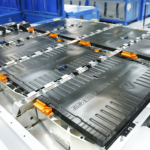 ¿Jaque a los coches eléctricos 'puros'? Carga rápida y 500 km de autonomía: la batería para híbridos enchufables que promete reventar la industria