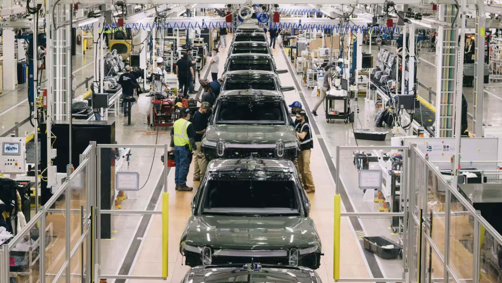 De residuo a solución energética: Rivian reutiliza baterías de sus coches eléctricos para alimentar su fábrica