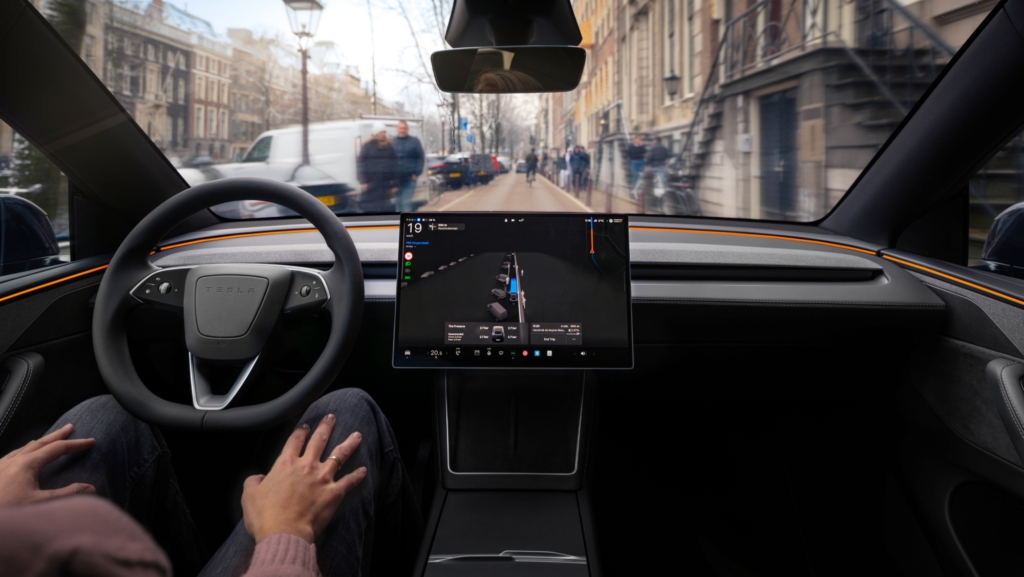 Problemas legales para Tesla en Europa: conductores reclaman hasta 7.500 € por la fallida conducción autónoma de Musk