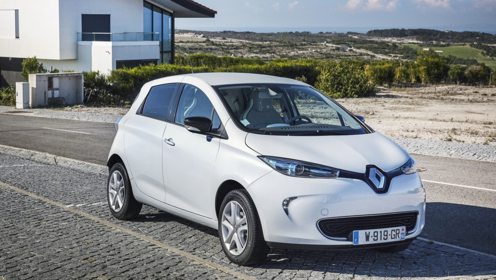 Tras 244.000 km y 13 años, el dueño de este Renault ZOE sigue recorriendo más de 100 km diarios con él