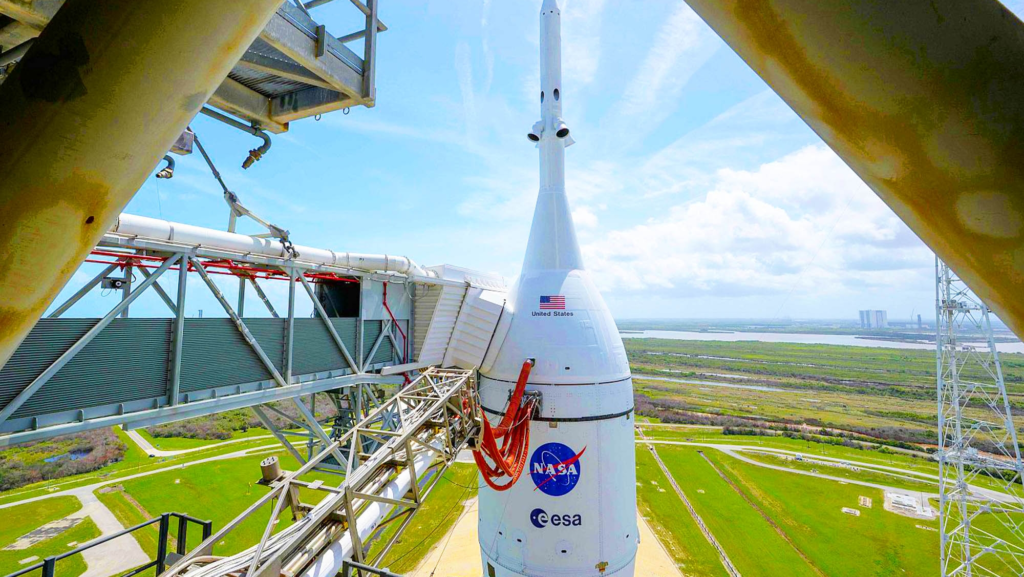 El hidrógeno líquido responsable de que el colosal cohete SLS de Artemis 2 recorra los 384.000 km que nos separan de la Luna