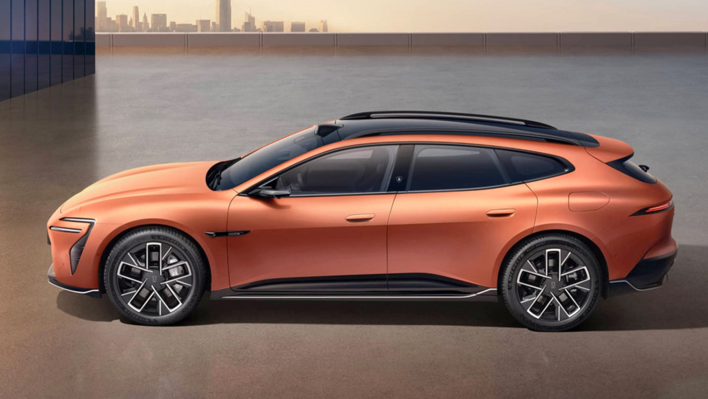 Un familiar híbrido de 955 CV y 1.250 km de autonomía por 30.000 € para que te olvides de los SUV para siempre