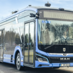 Un importante fabricante alemán prueba el que va a ser su primer autobús eléctrico en cubrir rutas sin necesidad de conductor