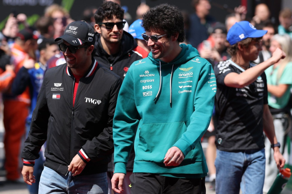 Pérez: “No esperaba estar luchando con Aston Martin, son las sorpresas de la F1” #F1 #FVDigital