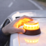 Pese a ser obligatoria y el riesgo de multa, en 8 de cada 10 incidencias en carretera no se hace uso de la baliza V16