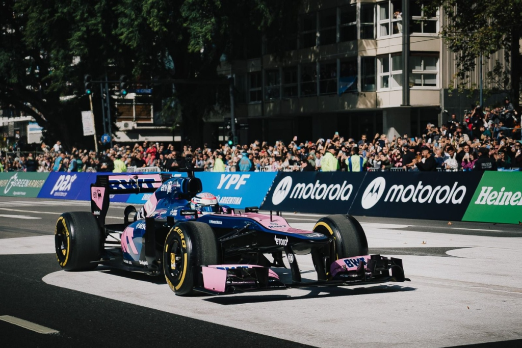 Exhibición de Colapinto y Alpine en Argentina: pasión, fuego y alguna crítica #F1 #FVDigital