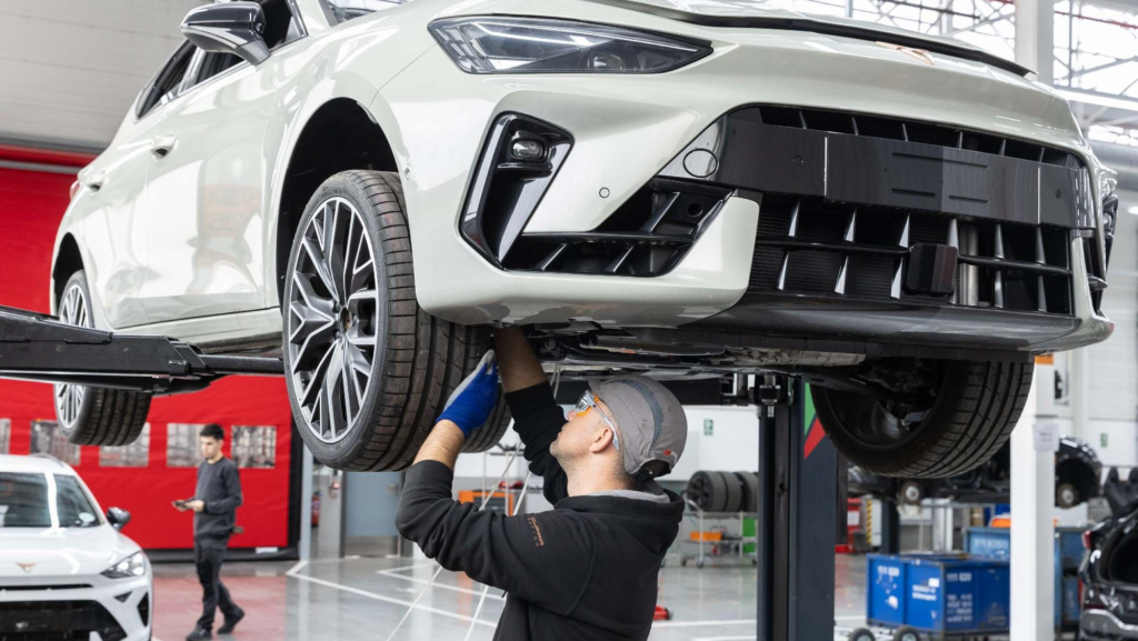 SEAT, CUPRA y RENAULT compiten contra los desguaces clásicos con una estrategia que garantiza las piezas de recambio y reduce su precio en un 30 %