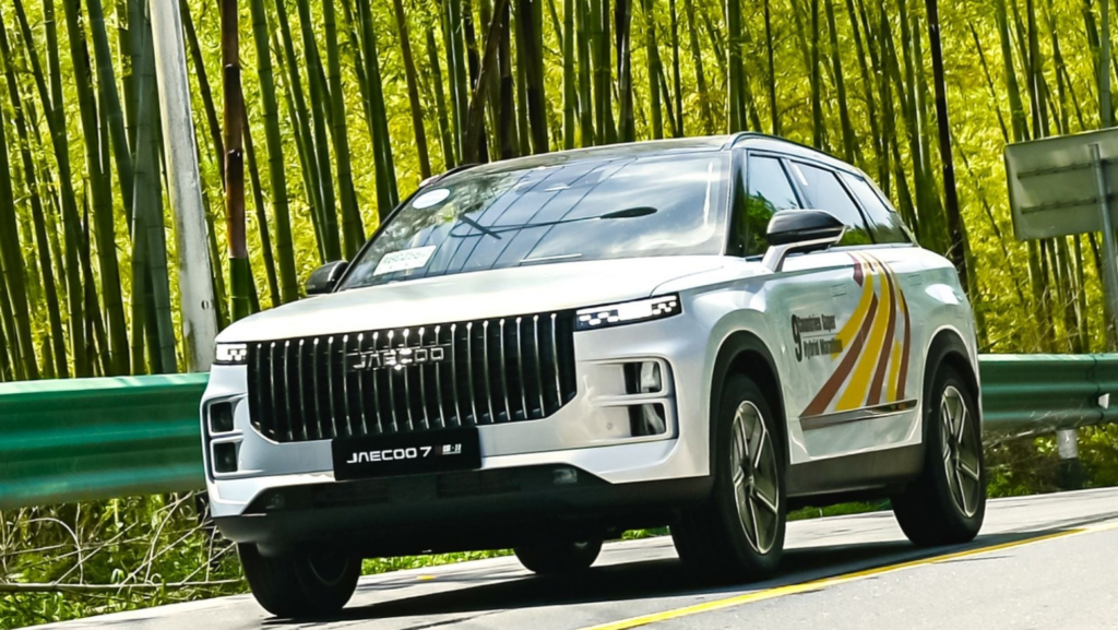 1.034 km reales de autonomía y 4,4 L/100: probamos el sorprendente Jaecoo 7 híbrido que acaba de llegar a España